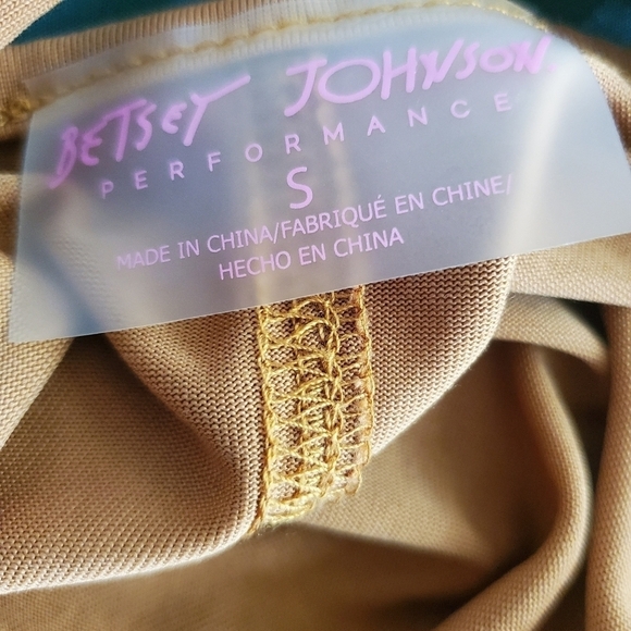 Betsey Johnson Performance Strappy Back Activewear Top - Picture 7 of 8